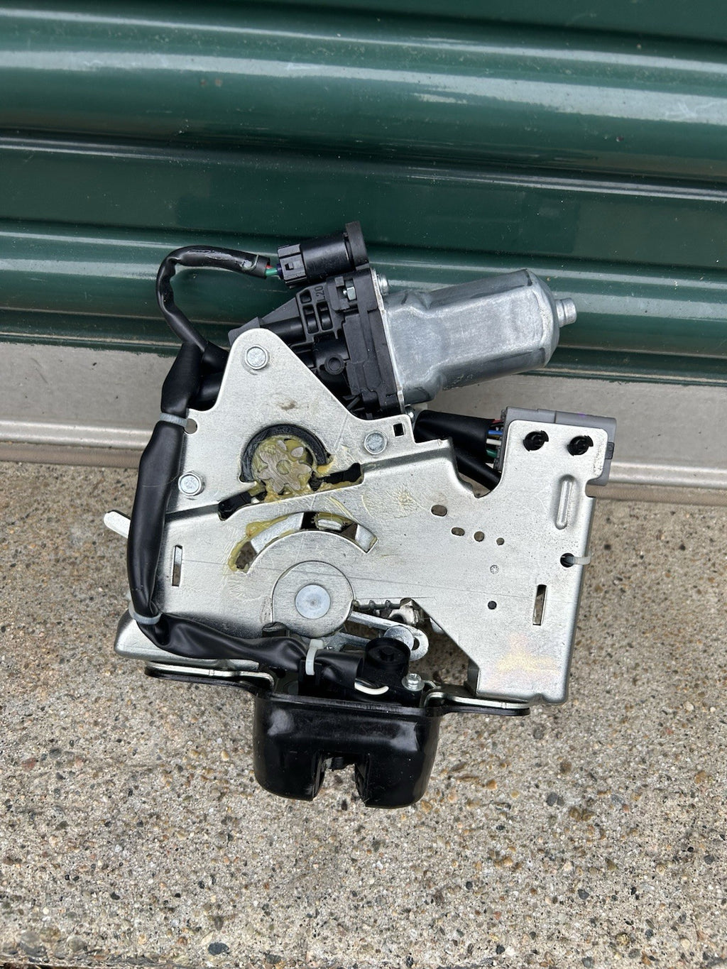 2011- 2021 JEEP GRAND CHEROKEE REAR POWER LIFTGATE LATCH LOCK ACTUATOR MOTOR OEM