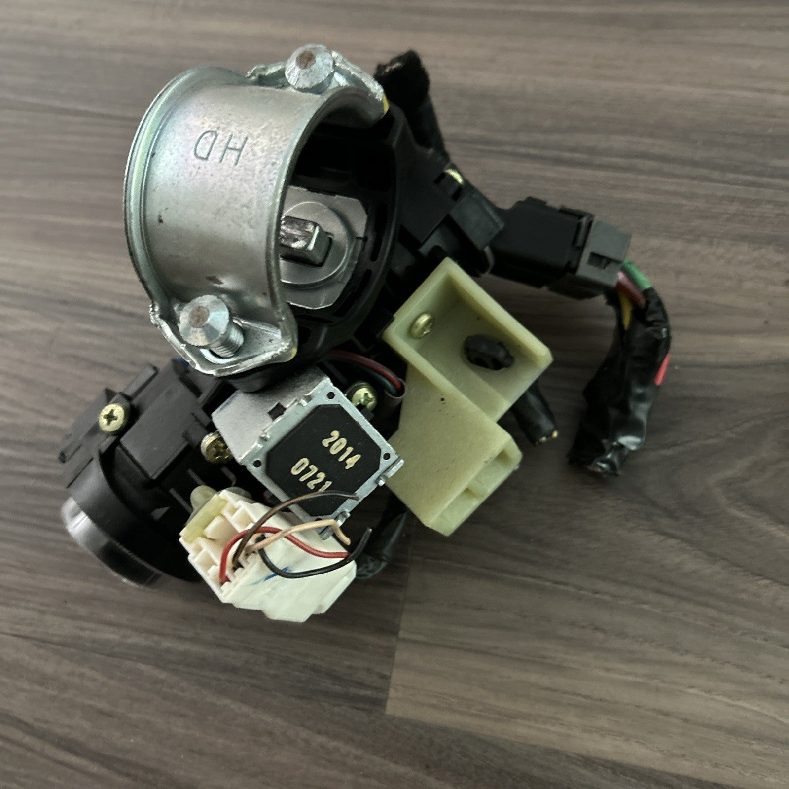 13-17 Hyundai Elantra GLS Ignition Switch Cylinder Tumbler W/ Key & Shroud OEM