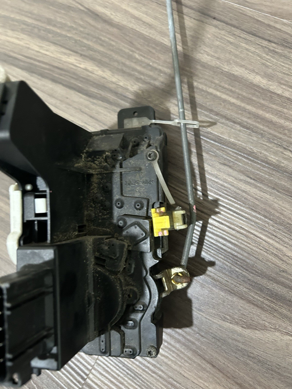 Left Driver Side Front Power Door Lock Latch Actuator for 03-06 Lincoln LS