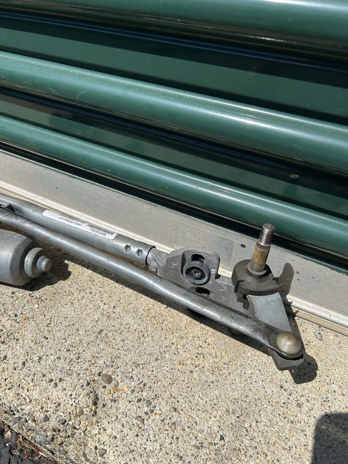 BMW X5 F15 WINDSHIELD WIPER TRANSMISSION LINKAGE & MOTOR OEM 2014 - 2018 ??