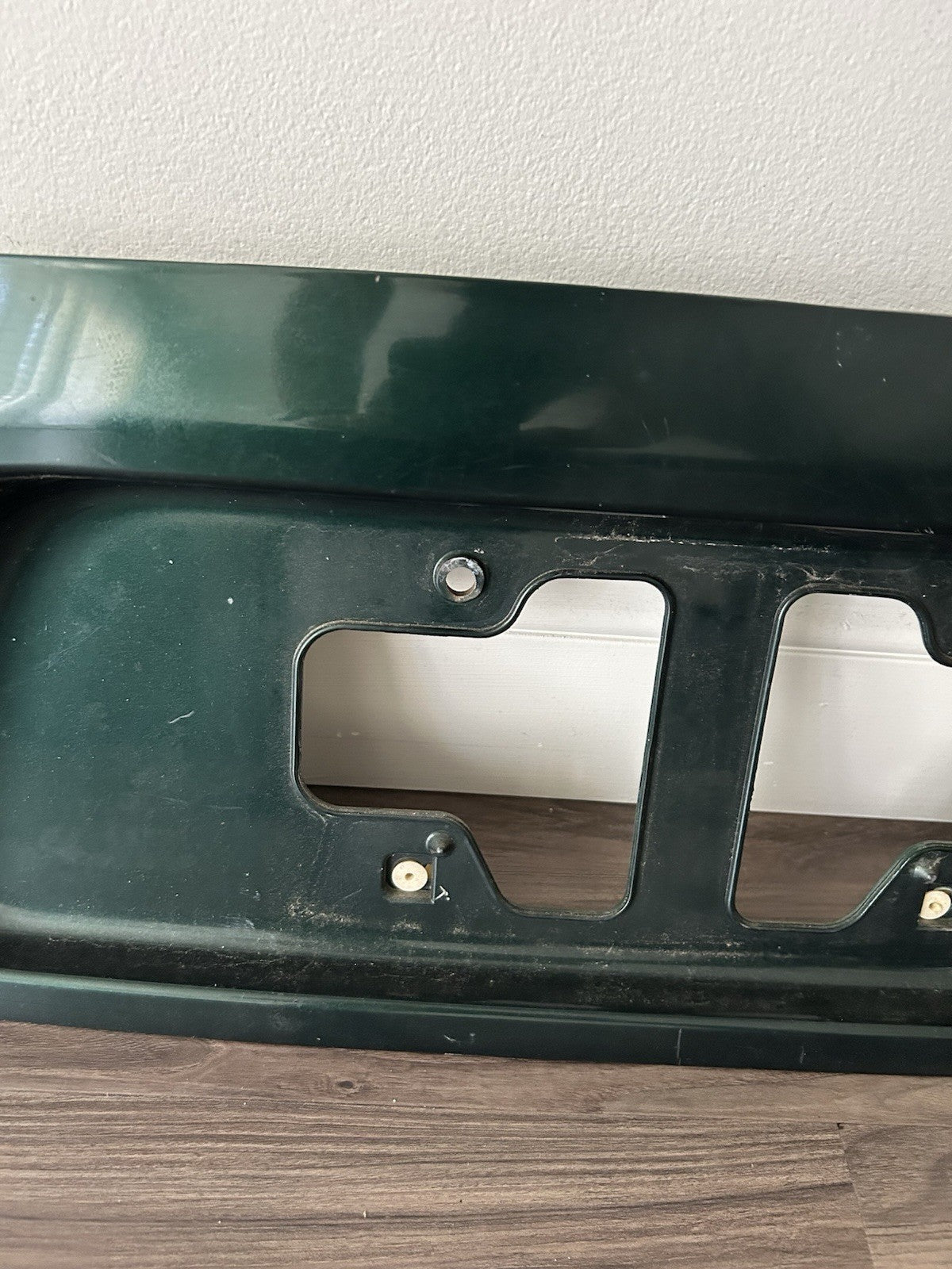 Toyota Sequoia 2001-2007 Rear lift Gate License palte holder latch garnish 6Q7