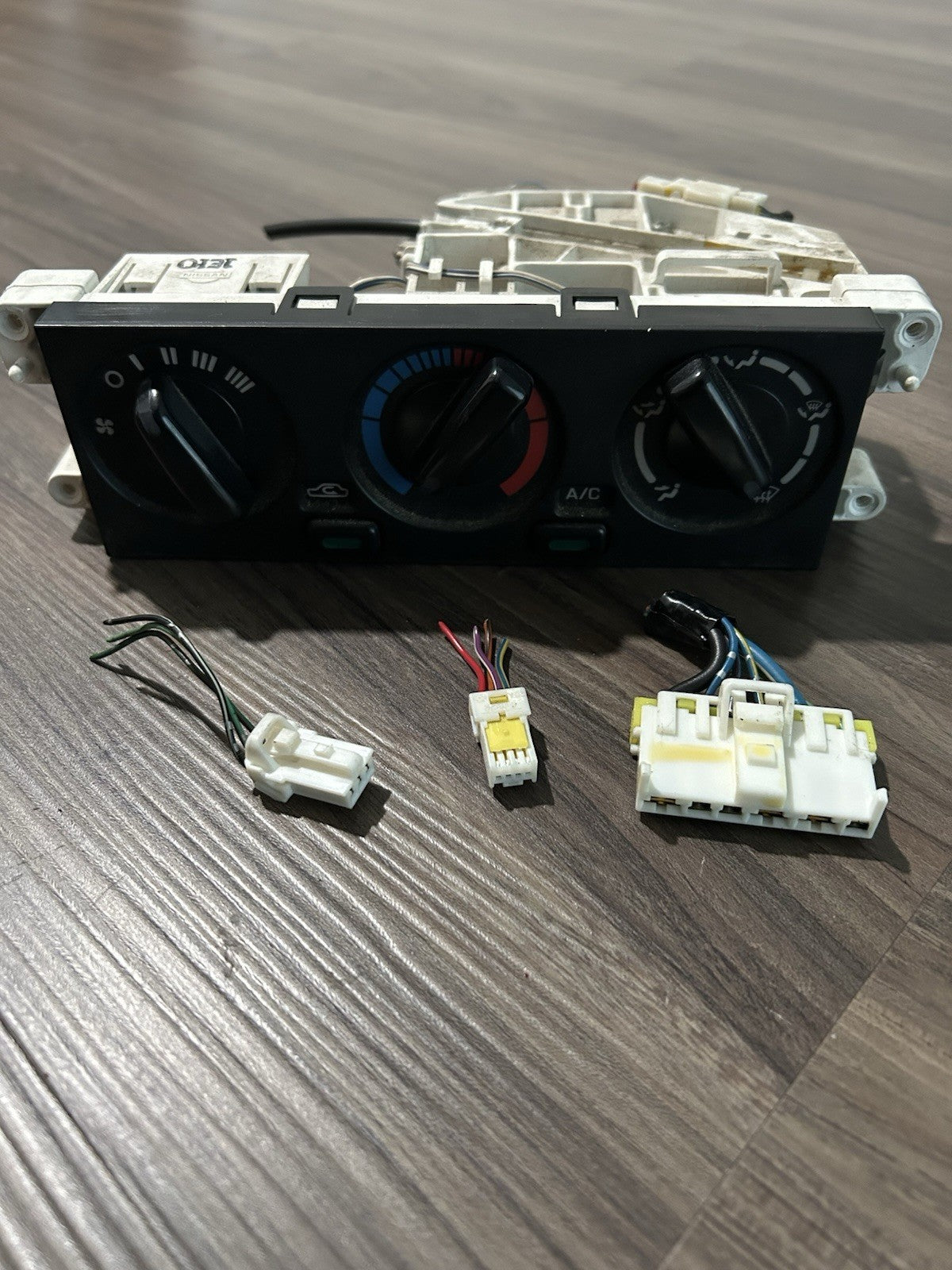 2001-2004 Nissan Pathfinder Temperature Climate Control AC Heat Dash OEM