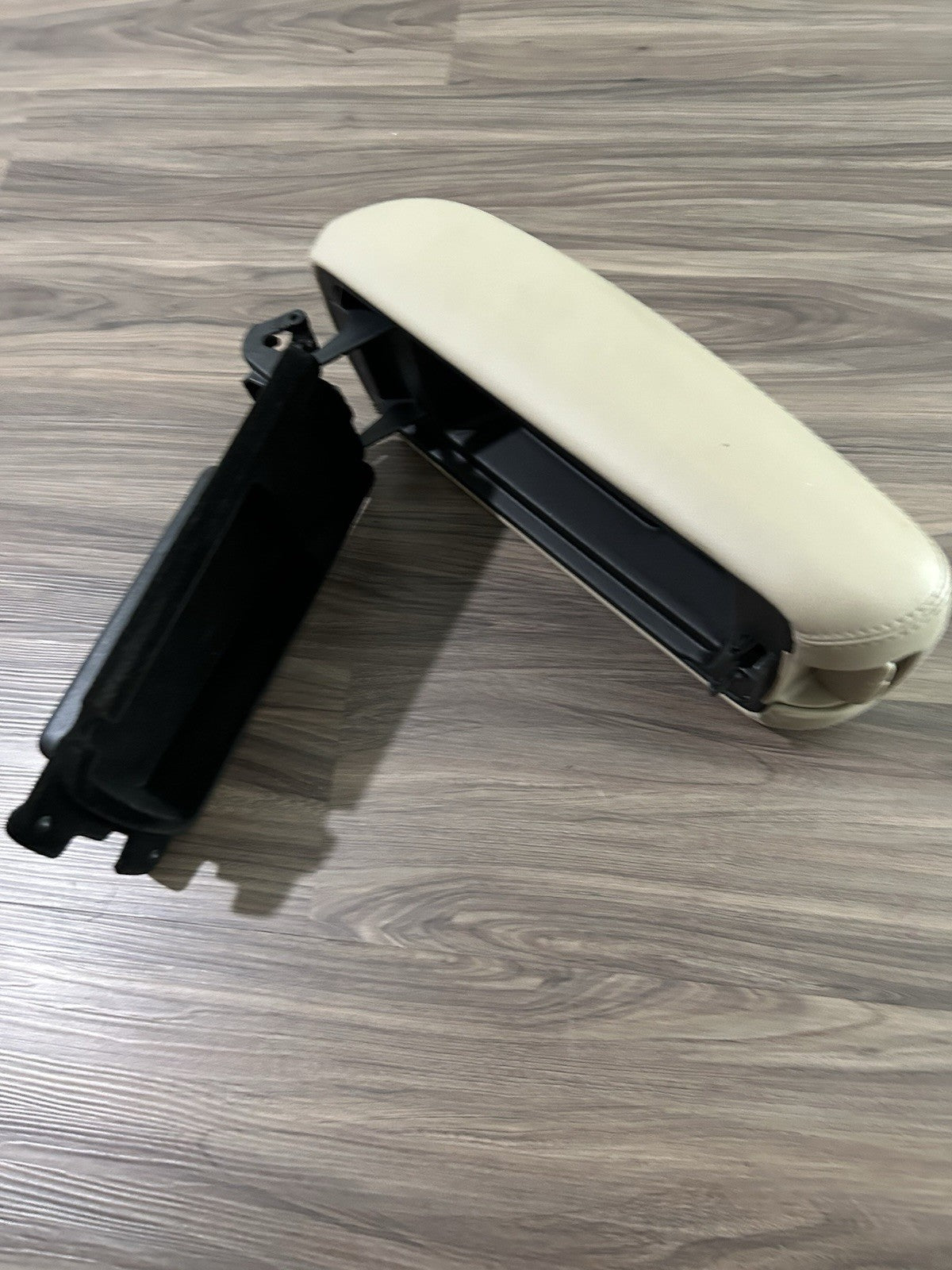 14-21 Grand Cherokee Beige LT Frost Leather Console Arm Rest Armrest Lid Pad OEM