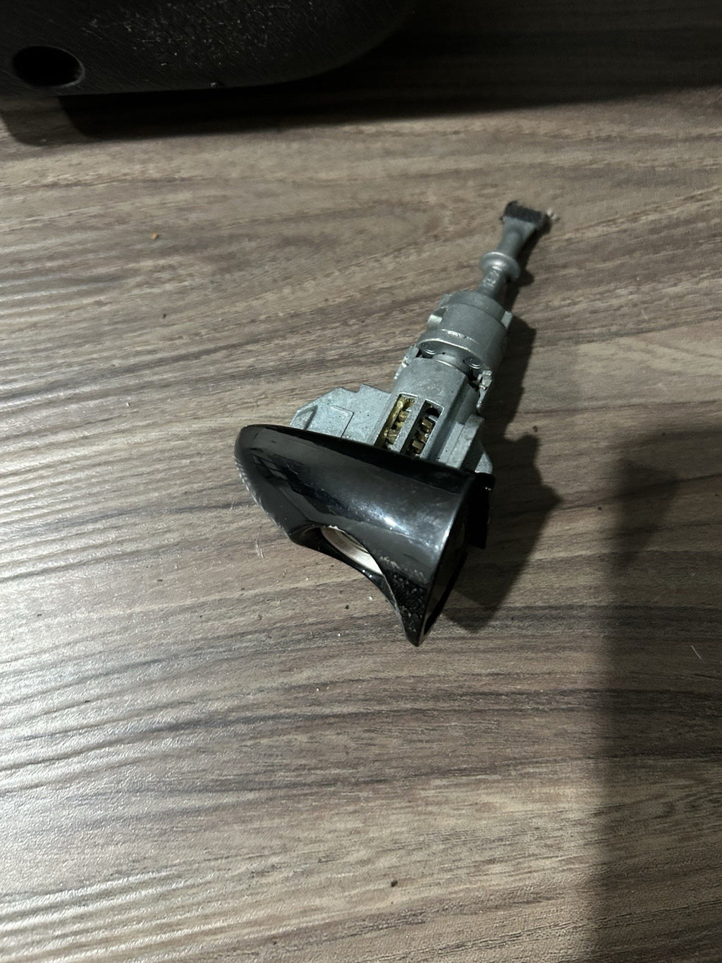 2011-2015 Kia Optima Ignition Switch Cylinder Tumbler W/ Key & Shroud OEM