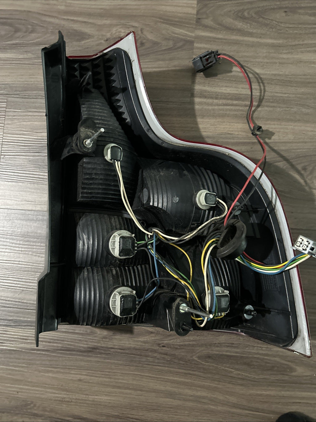 2007-2013 Volvo XC90 Tail light Assembly Left Driver Side LH Left Hand OEM