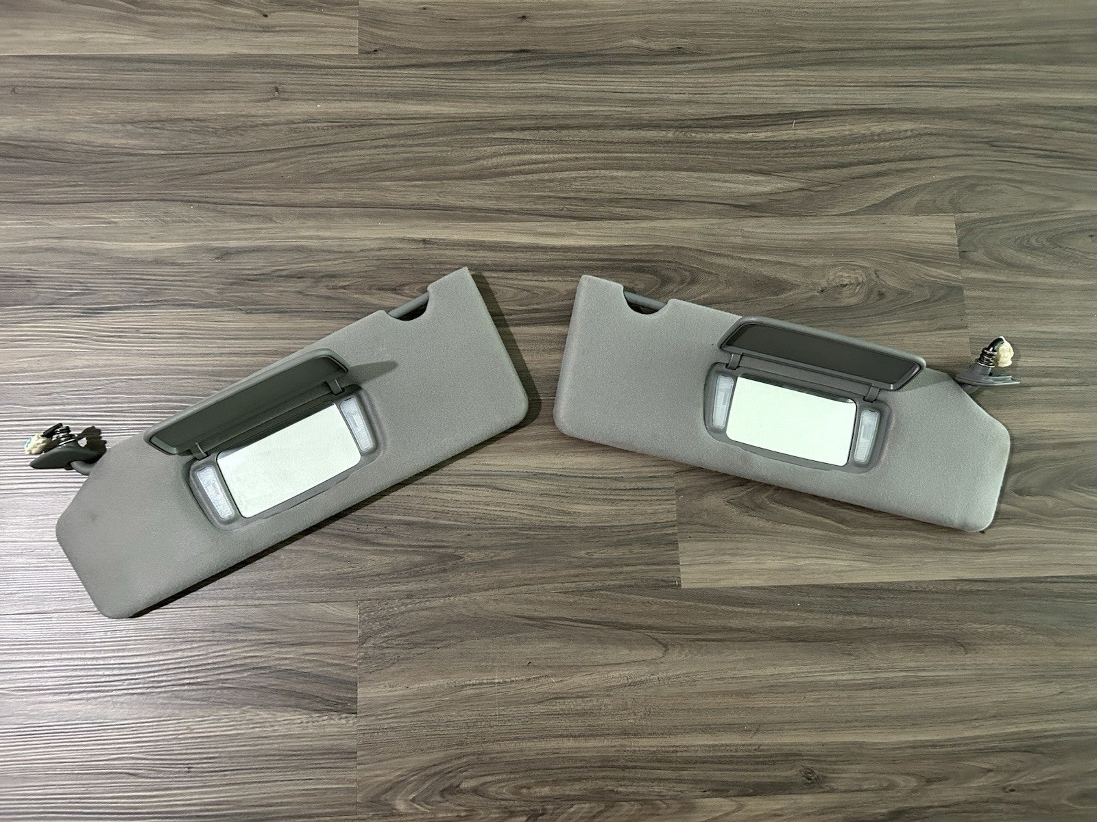 2004-2008 Toyota Solara Driver & Passenger Side Sun Visor Pair Gray