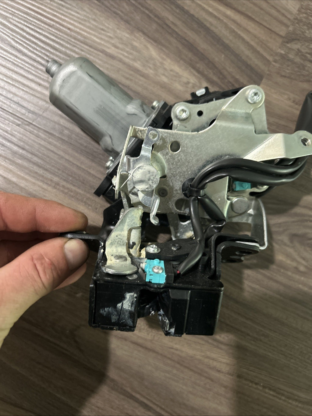 Lexus RX350 RX450H 2010-2015 Lift Gate Lock Latch Actuator 69350-0E031 Oem used