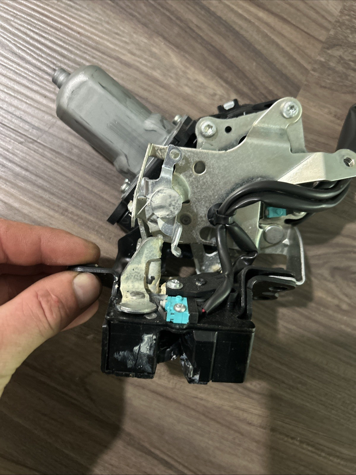 Lexus RX350 RX450H 2010-2015 Lift Gate Lock Latch Actuator 69350-0E031 Oem used