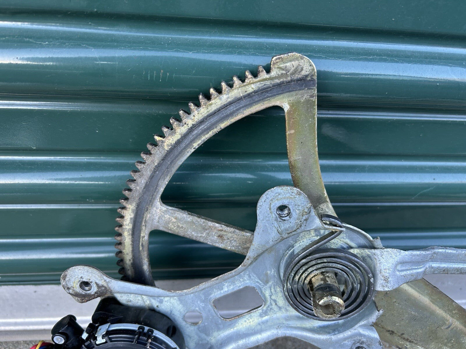 2001-2007 Toyota Sequoia Tundra Driver Left Fr Door Window Regulator and Motor