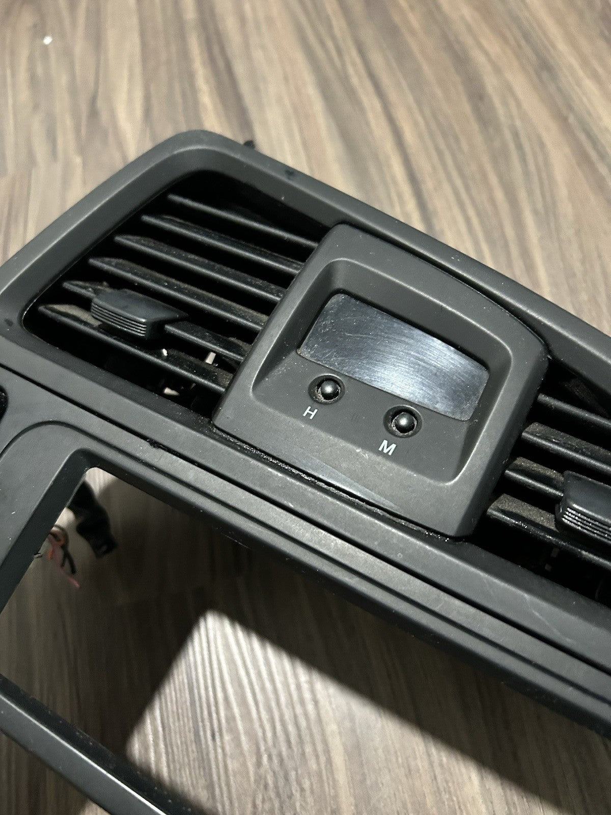 01-04 Nissan Pathfinder BLACK Center Dash Radio Bezel Trim Panel Vents Clock OEM