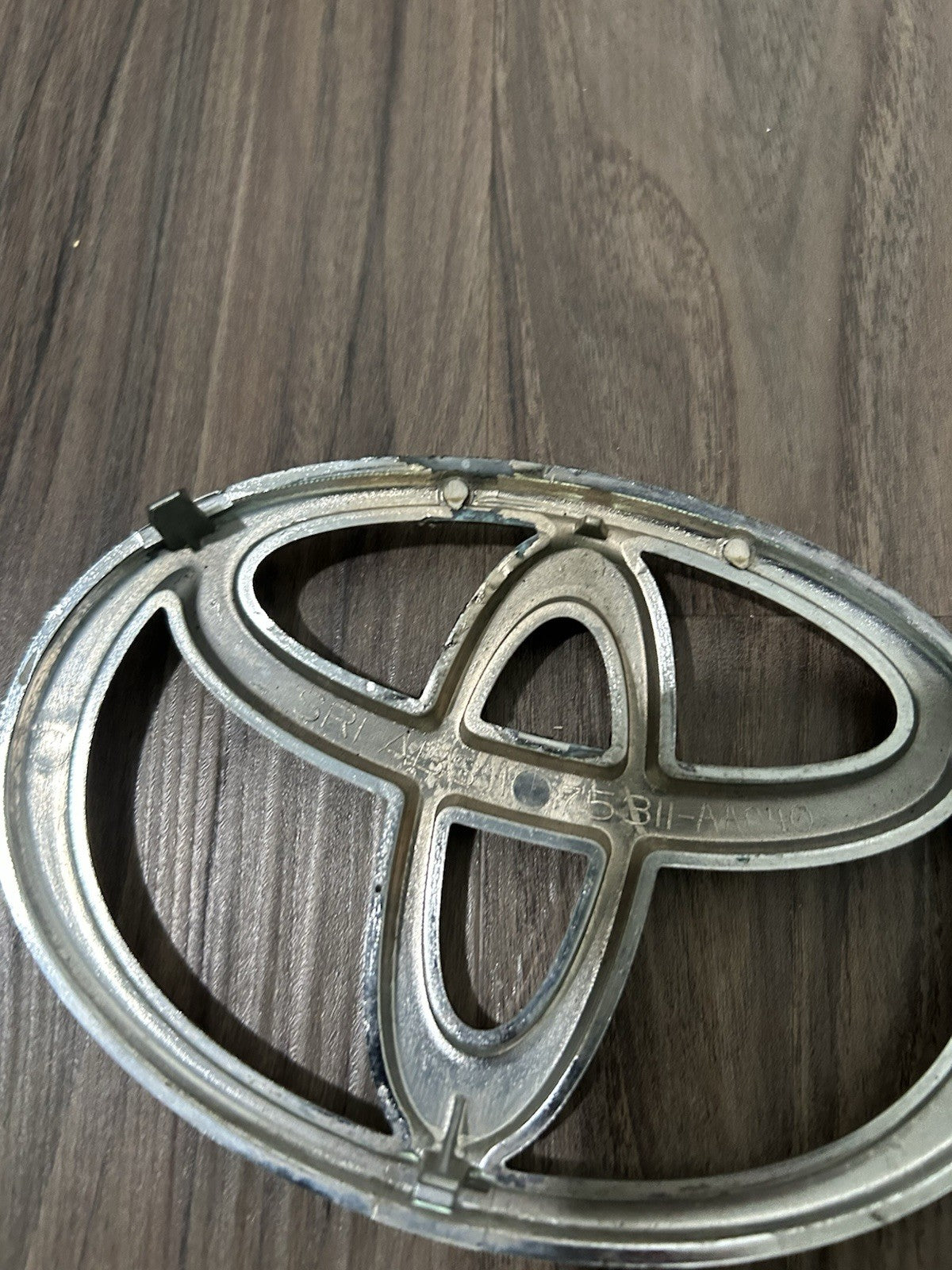 2004 2005- 2006 Toyota Solara Front Grille Chrome Emblem Badge  OEM 75311-AA040