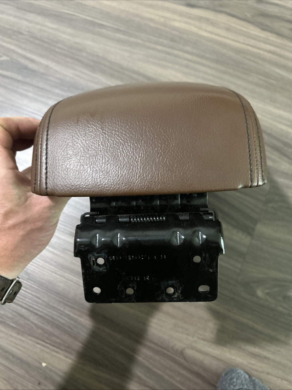 2011-2015 Ford Explorer Center Console Lid Armrest Arm Rest Brown Leather OEM