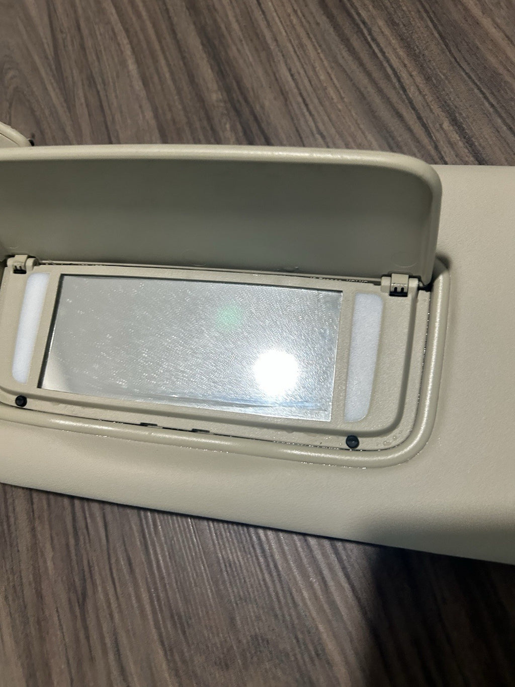 2010 2011 2012 VOLVO XC60 SUN VISOR DRIVER LEFT SIDE TAN 30653404 OEM 11-13