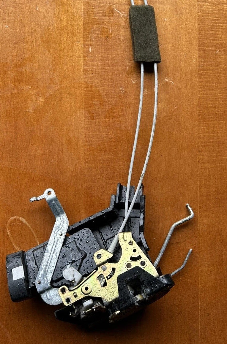 2001-2007 Toyota Sequoia Front Passenger Right Door Latch Lock Actuator OEM