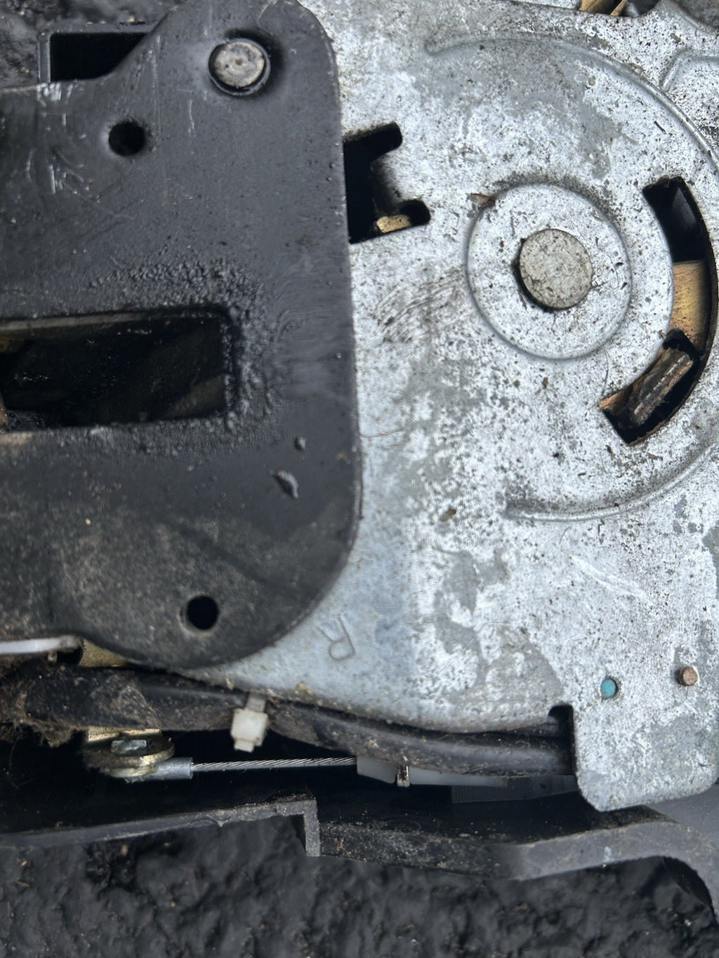 2005 - 2010 HONDA ODYSSEY Sliding Door Lock Latch Actuator Rear Right RH OEM