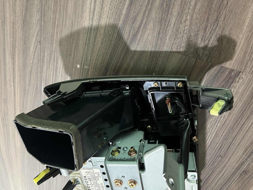 2004-2006 LEXUS RX330 RX400 NAVIGATION SCREEN MONITOR RADIO HEADUNIT 86110-48110