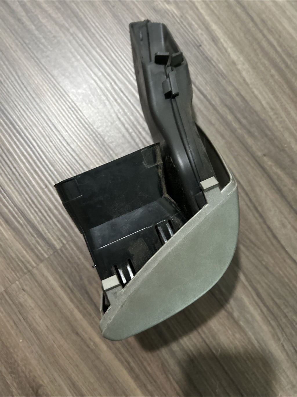 04-12 OEM Chevy Colorado GMC Canyon Left LH Dash Air Vent Silver