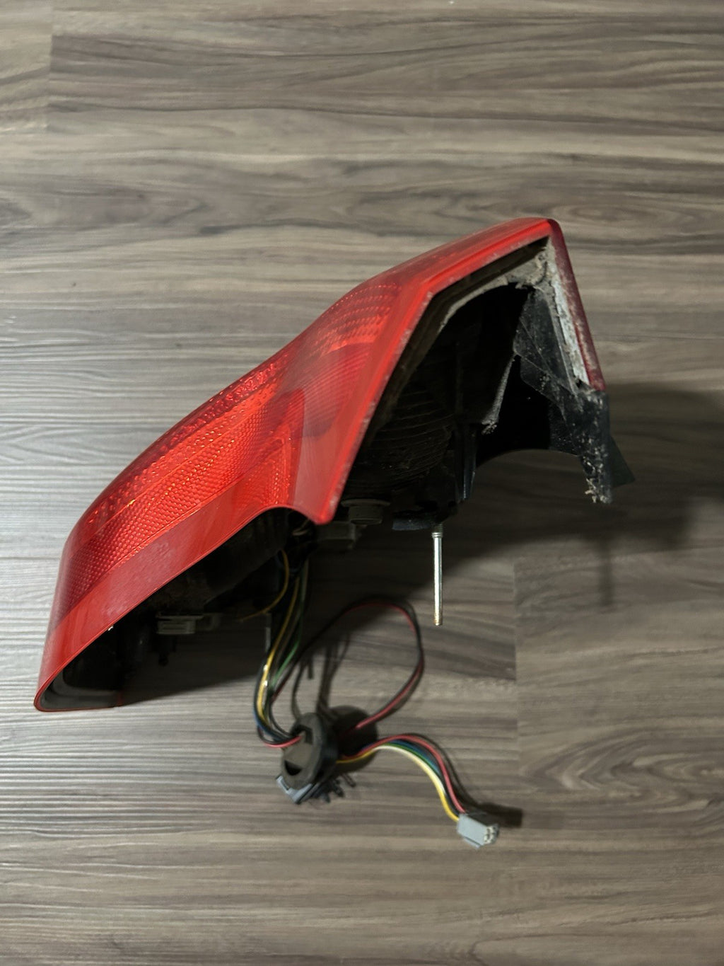 2007-2014 Volvo XC90 PASSENGER TAILLIGHT TAIL LIGHT LAMP RIGHT OEM XC 90 BULB