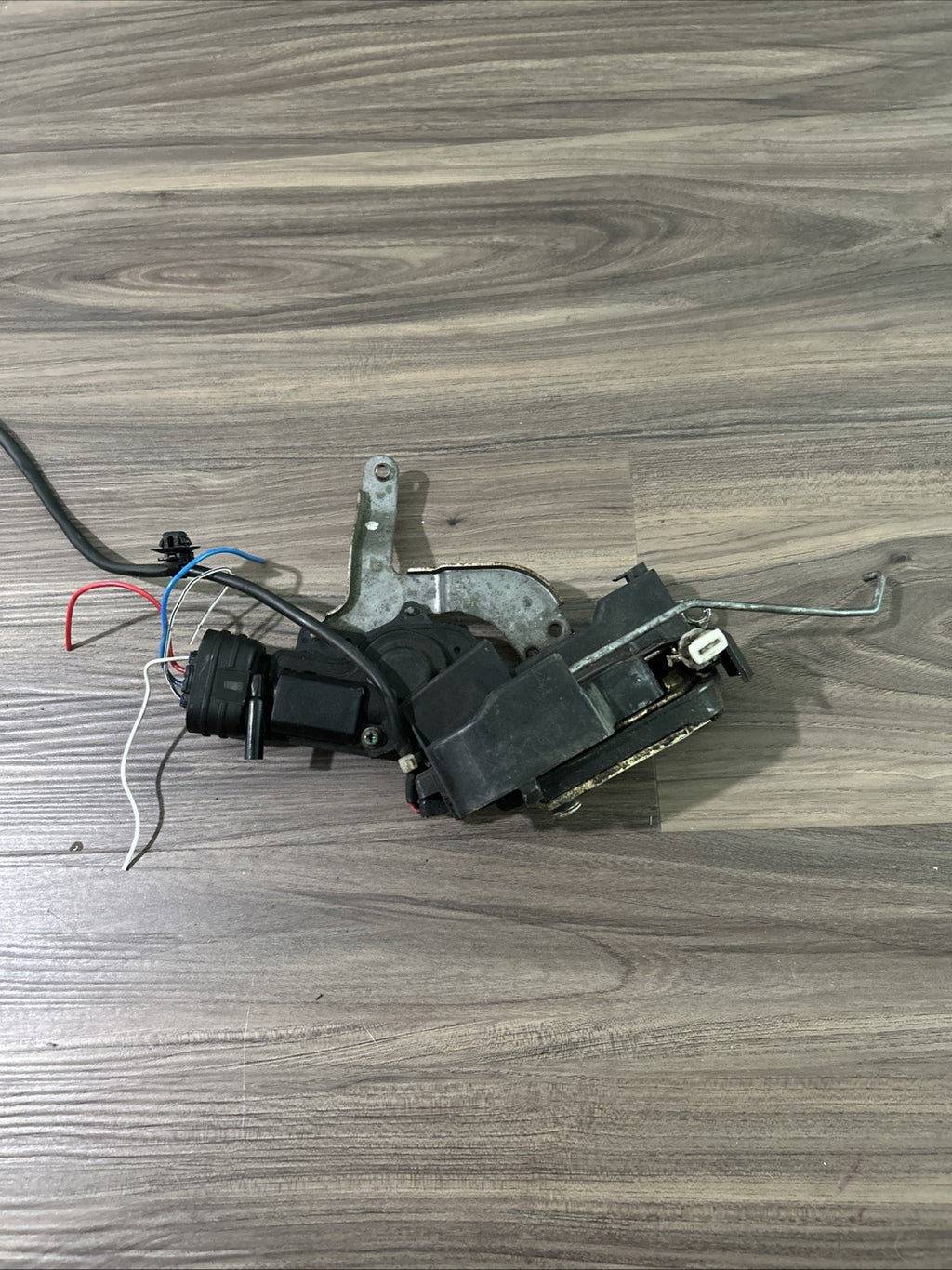 98 - 02 Toyota Corolla, Prizm Front Left Driver door Latch Lock Actuator / OEM