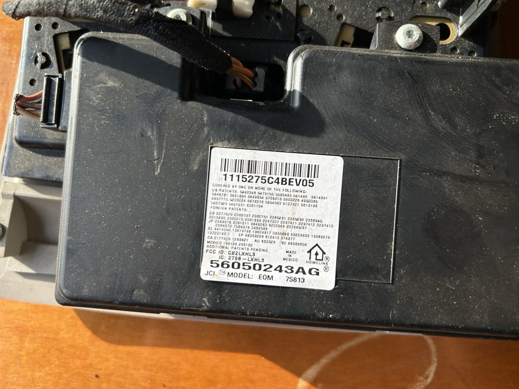 05-10 CHRYSLER 300 JEEP GRAND CHEROKEE OVERHEAD CONSOLE HOME-LINK OEM 56050243AH