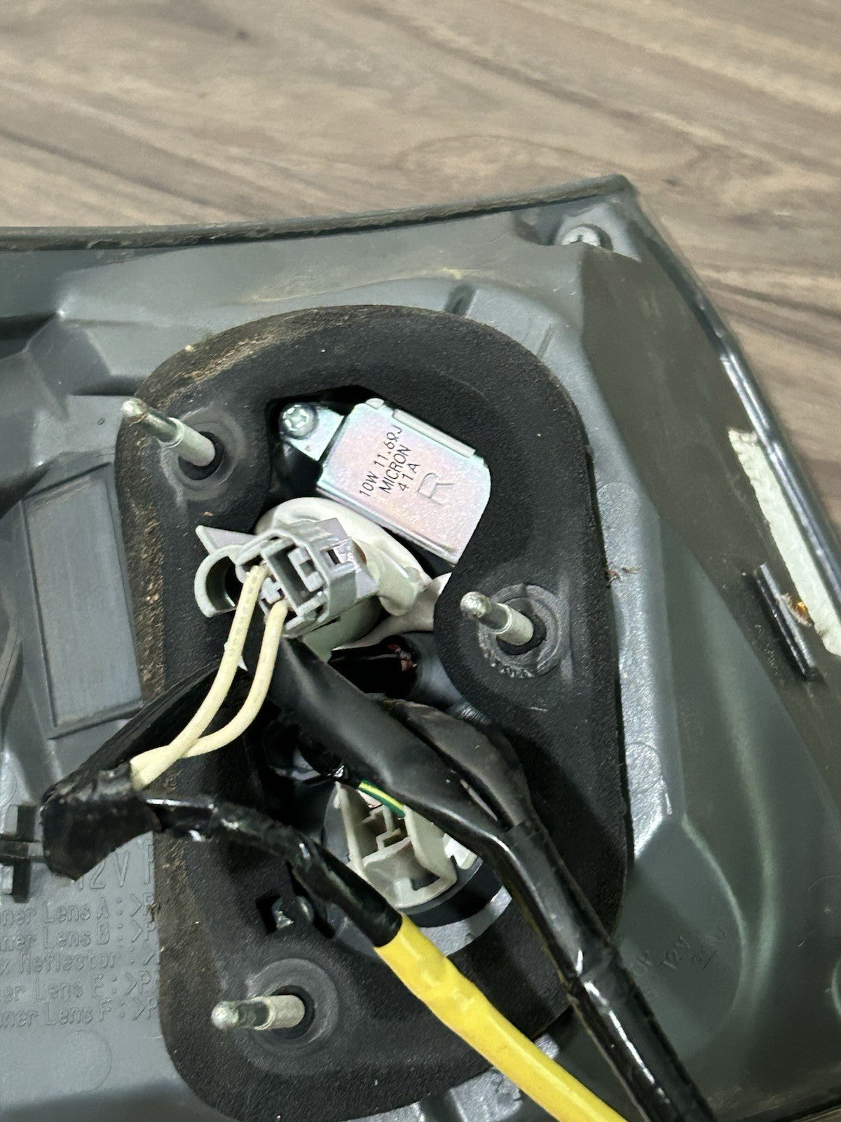 2010-2012 Lexus RX350 Right Passenger Side Tail Light Assembly Quarter Panel OEM