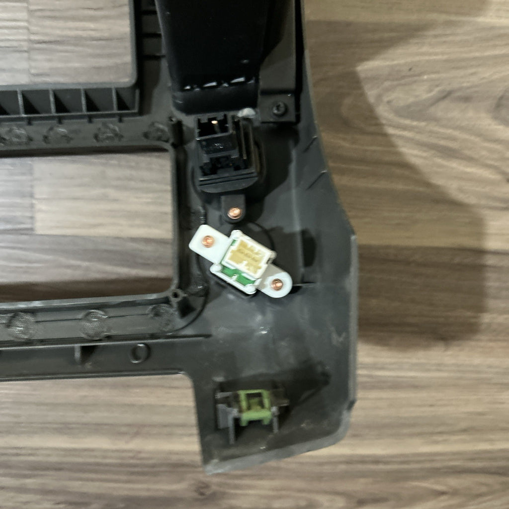 05-12 Nissan Xterra Pathfinder frontier Center Dash Radio bezel vent Console OEM