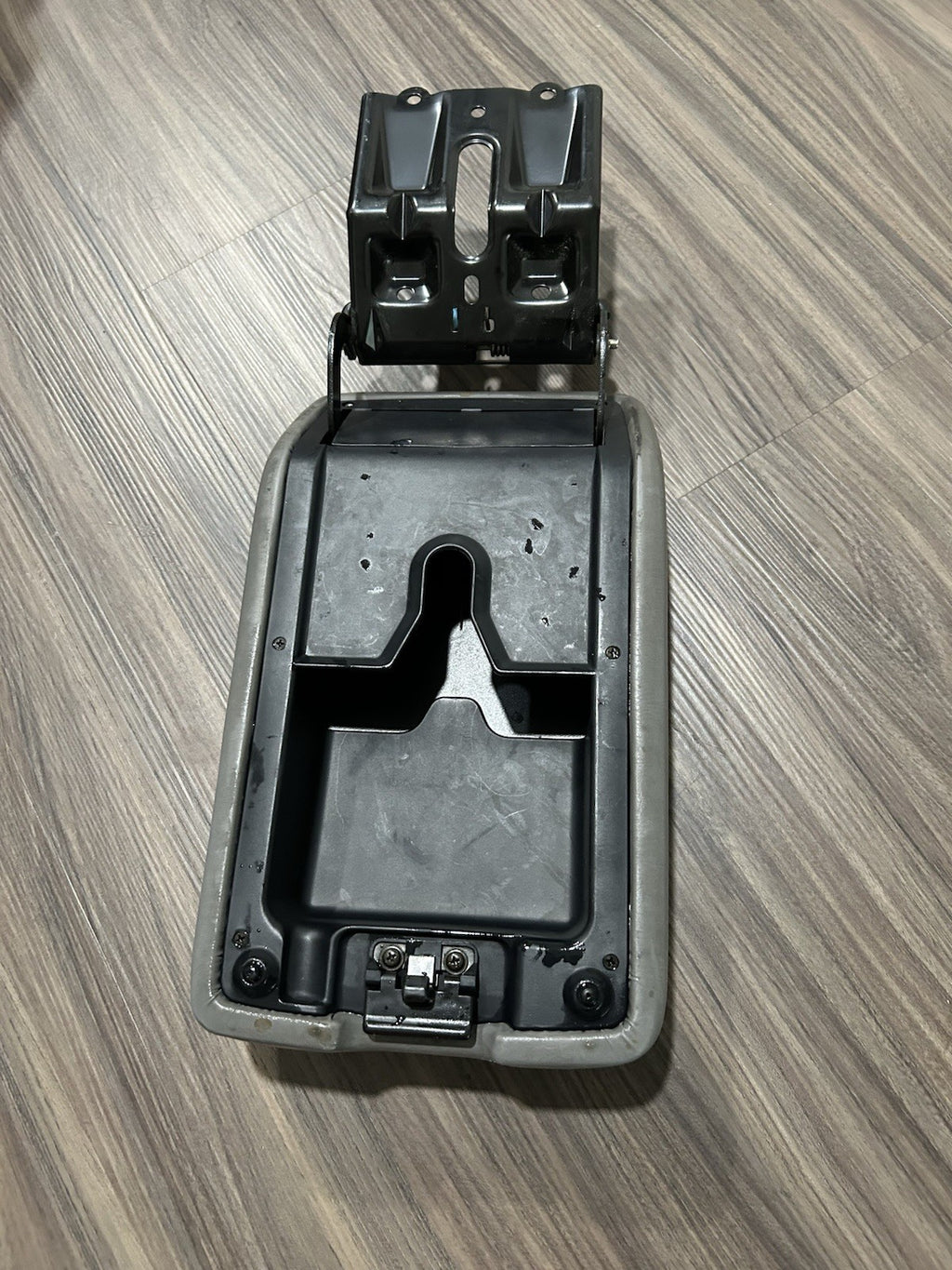 2000-2004 Toyota Avalon Console Lid Arm Rest Armrest Center Console Gray OEM