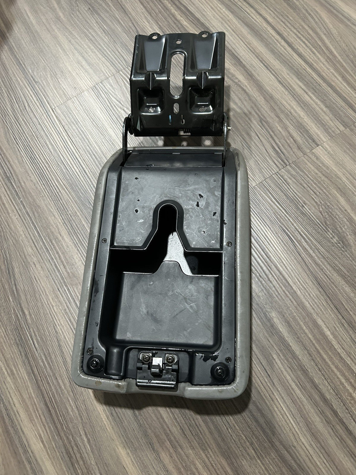 2000-2004 Toyota Avalon Console Lid Arm Rest Armrest Center Console Gray OEM