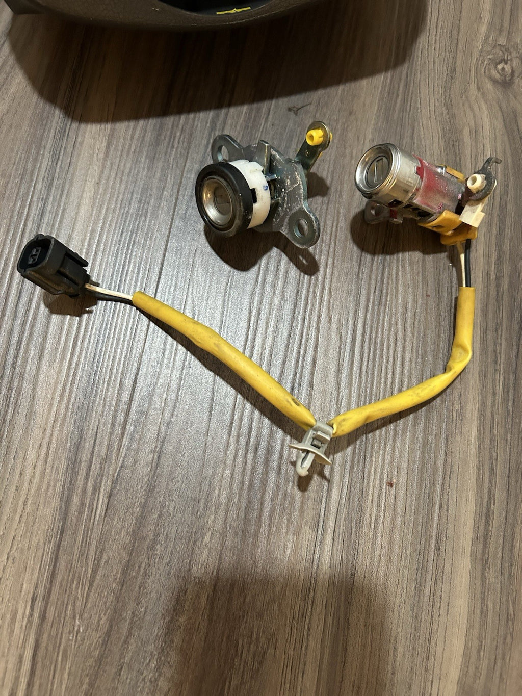 2011-2017 Hyundai Accent Ignition Switch Cylinder Door Trunk Lock Key OEM