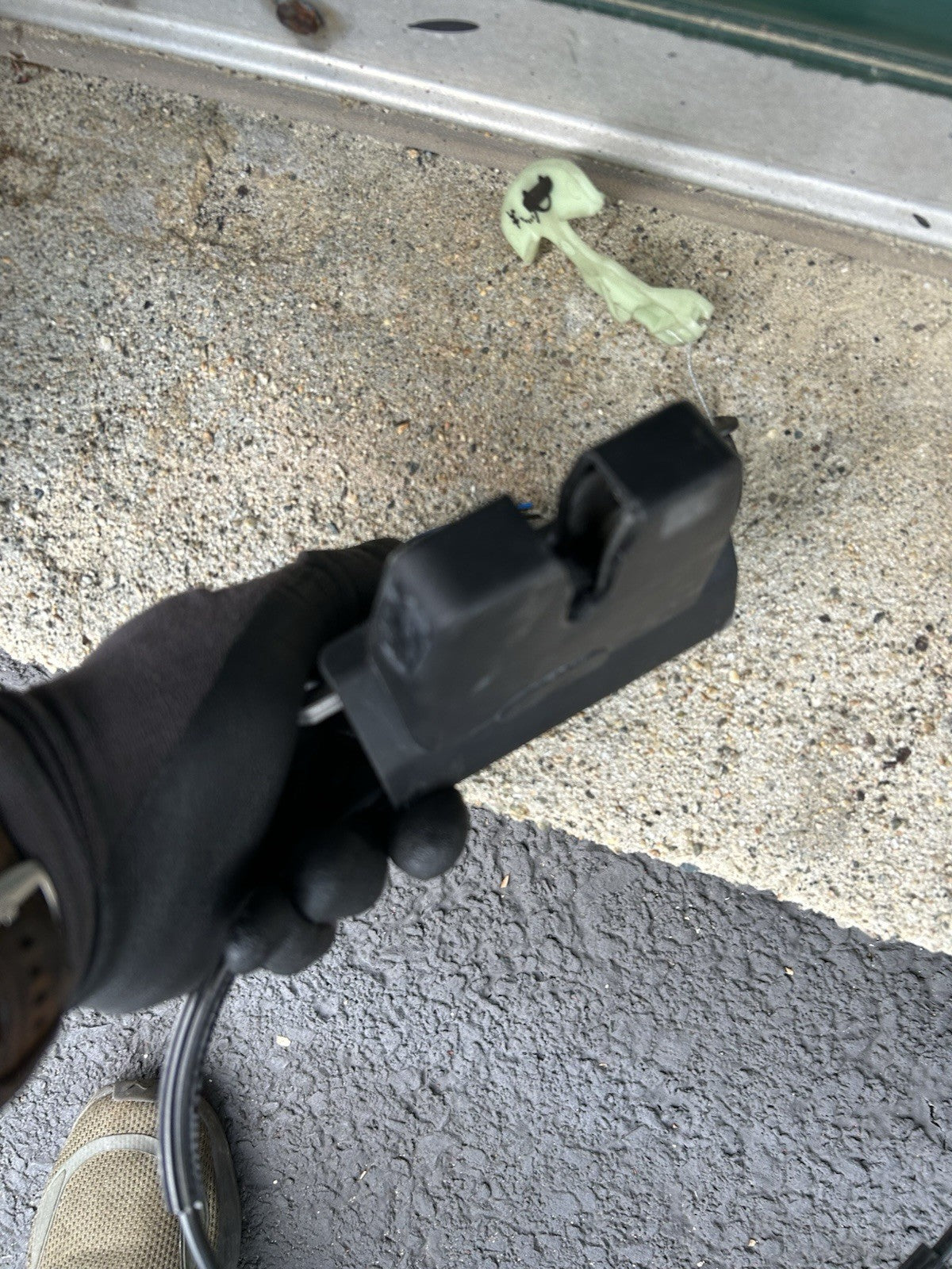 07 - 16 VOLVO S80 REAR TRUNK LOCK RELEASE LATCH ACTUATOR