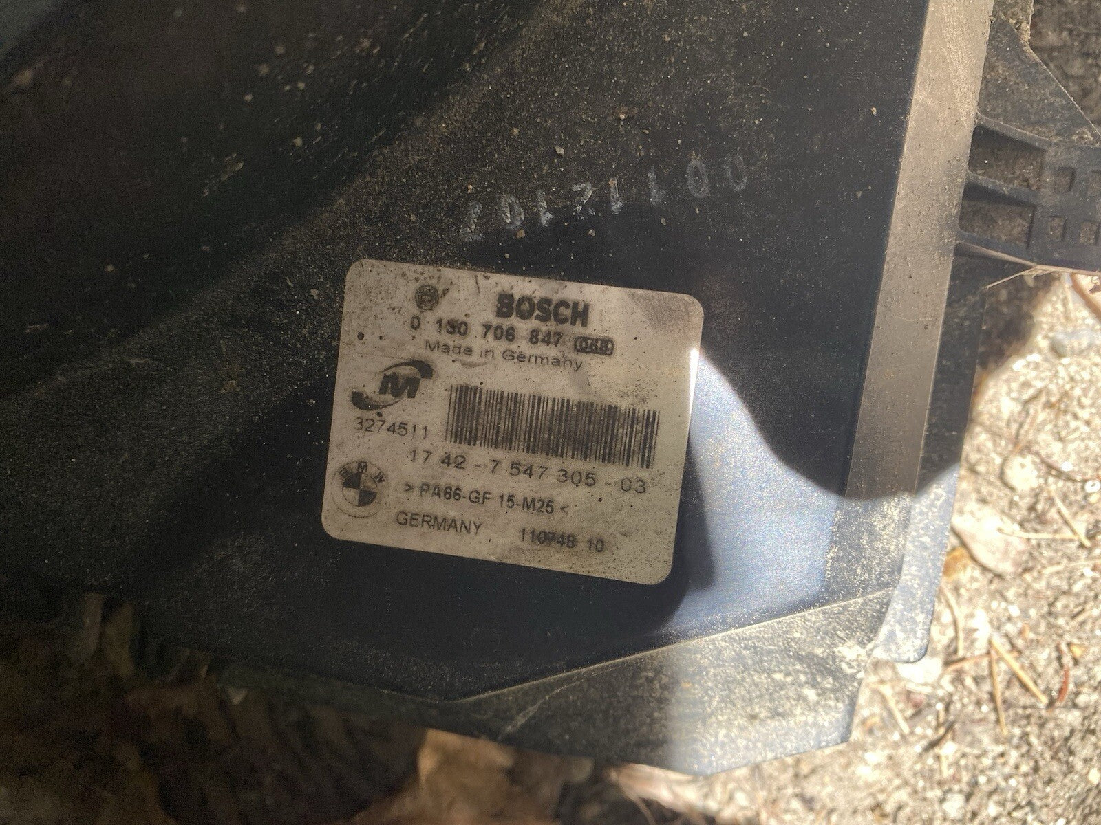 2011 BMW E90 328i Engine Cooling Fan 1137328118 OEM