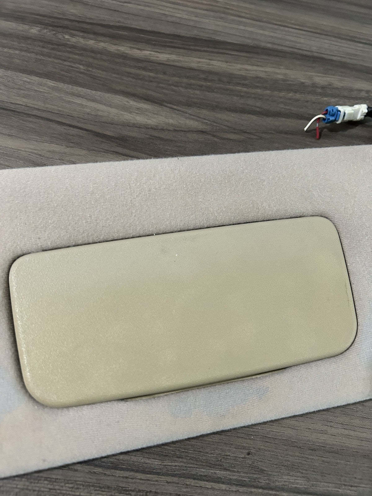 2004-2008 Toyota Solara Driver & Passenger Side Sun Visor Pair Set Tan Lighted