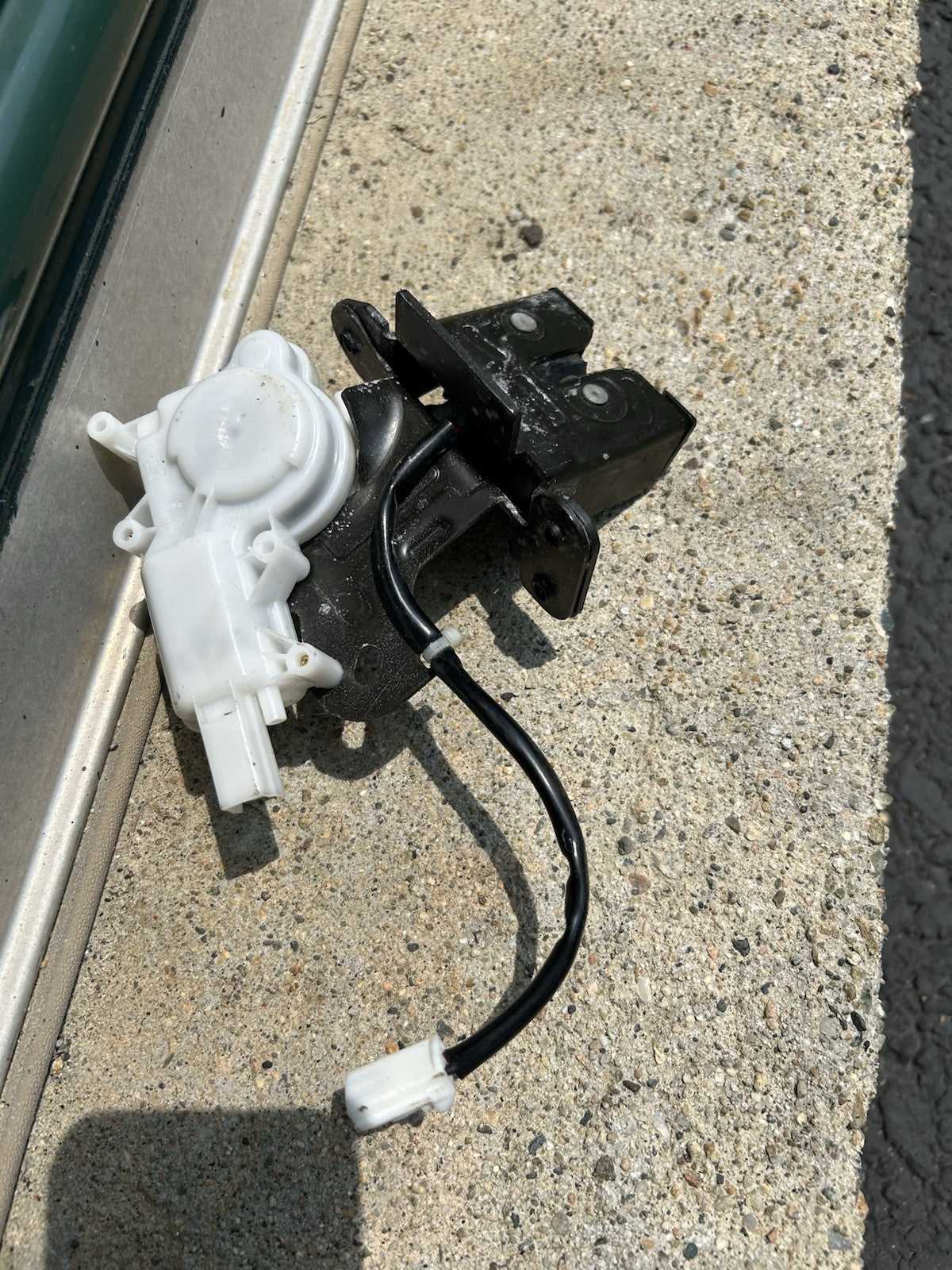 2004-2009 Mazda 3 Hatchback Rear Trunk Liftgate Latch Lock Actuator Assembly OEM