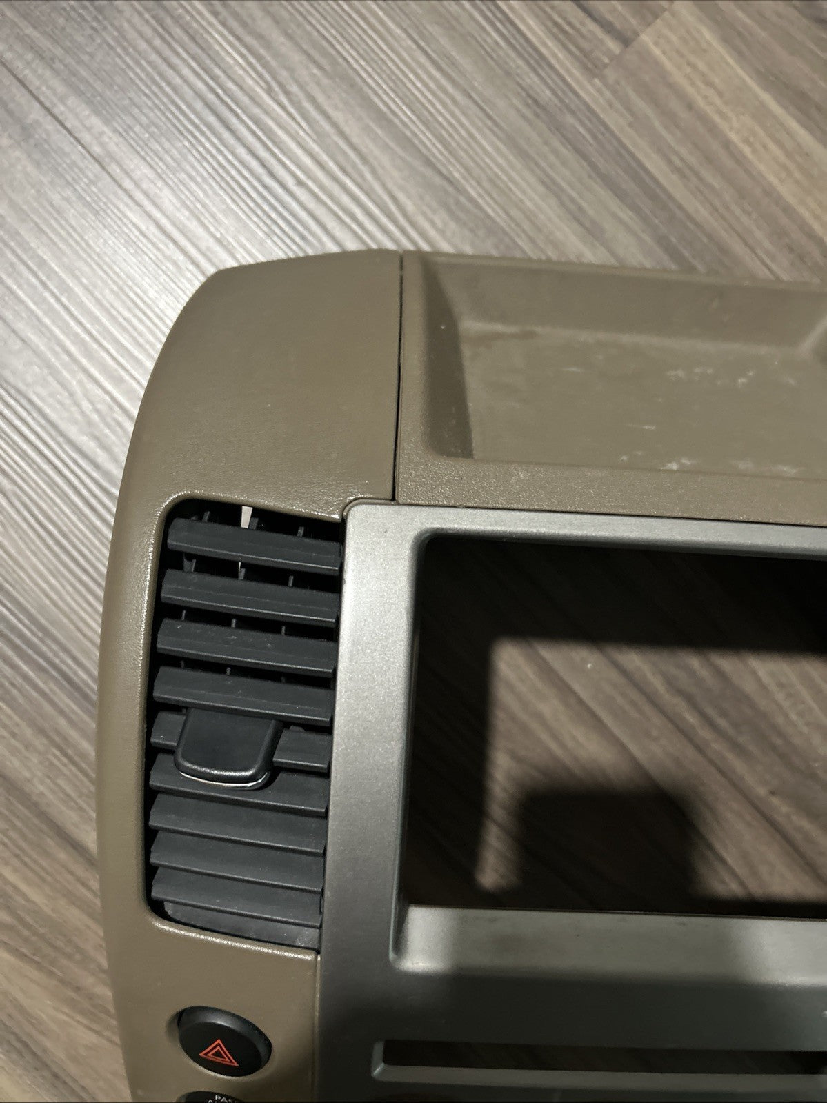 2005-2007 NISSAN PATHFINDER RADIO BEZEL DIGITAL TAN SILVER SURROUND TRIM DASH