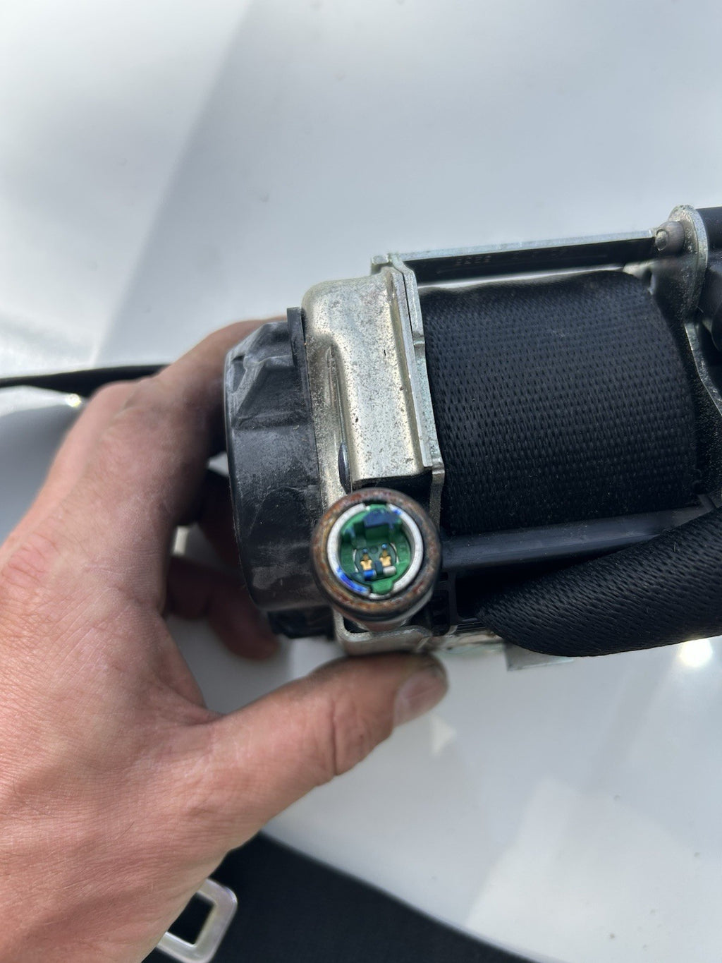 OEM BMW F15 F16 F85 X5 X6 Front Left Driver Seat Belt Seatbelt Retractor Black