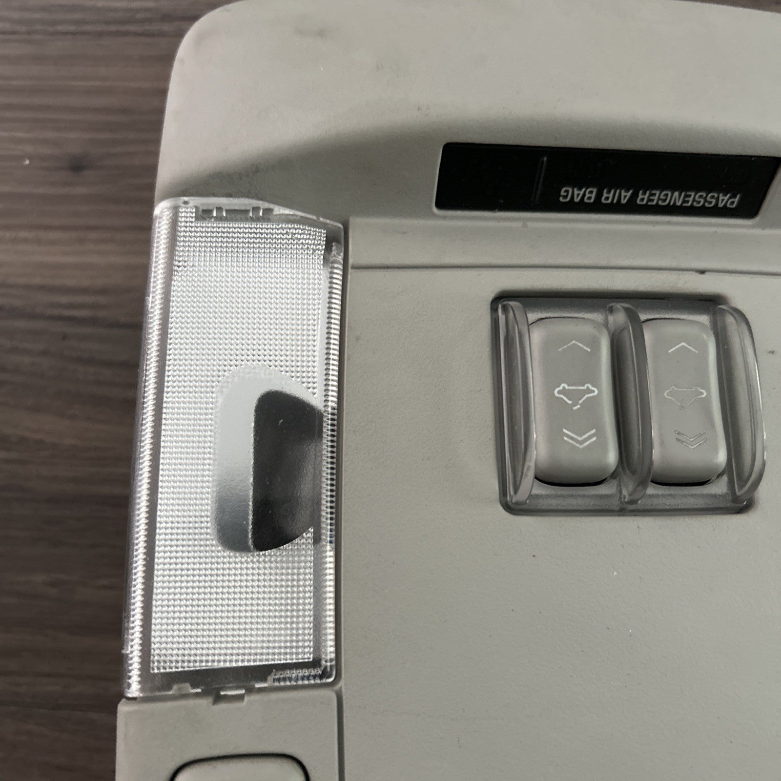 06-11 Cadillac DTS Overhead Console Map Lights Sunroof Switch Homelink Shale OEM