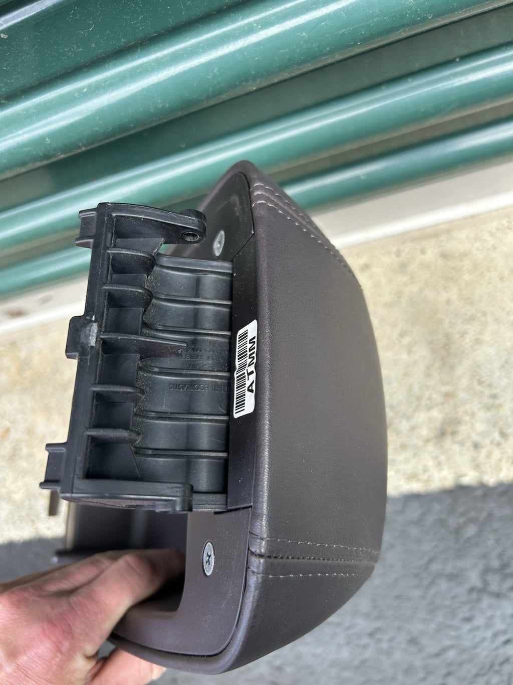 2011 Hyundai Tucson OEM CENTER CONSOLE ARMREST COVER LID BROWN