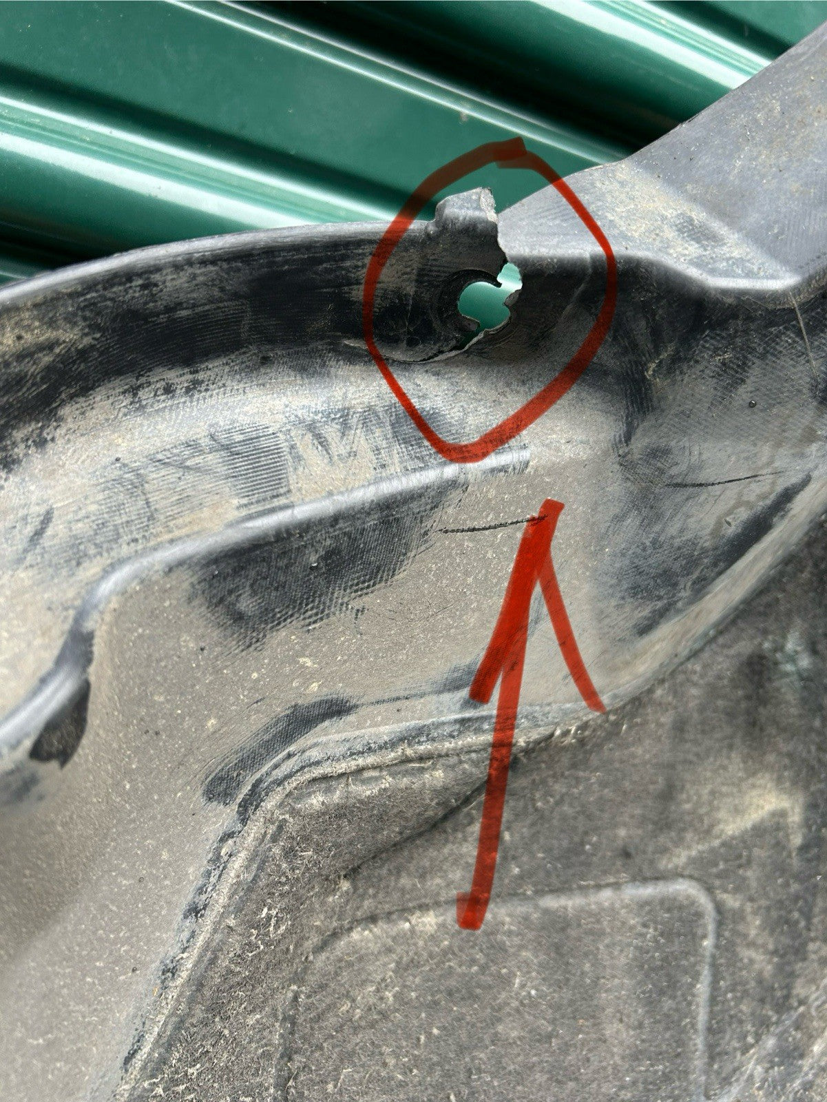 2014-2018 BMW X5 F15  FRONT RIGHT SIDE FENDER LINER FORWARD SPLASH SHIELD OEM