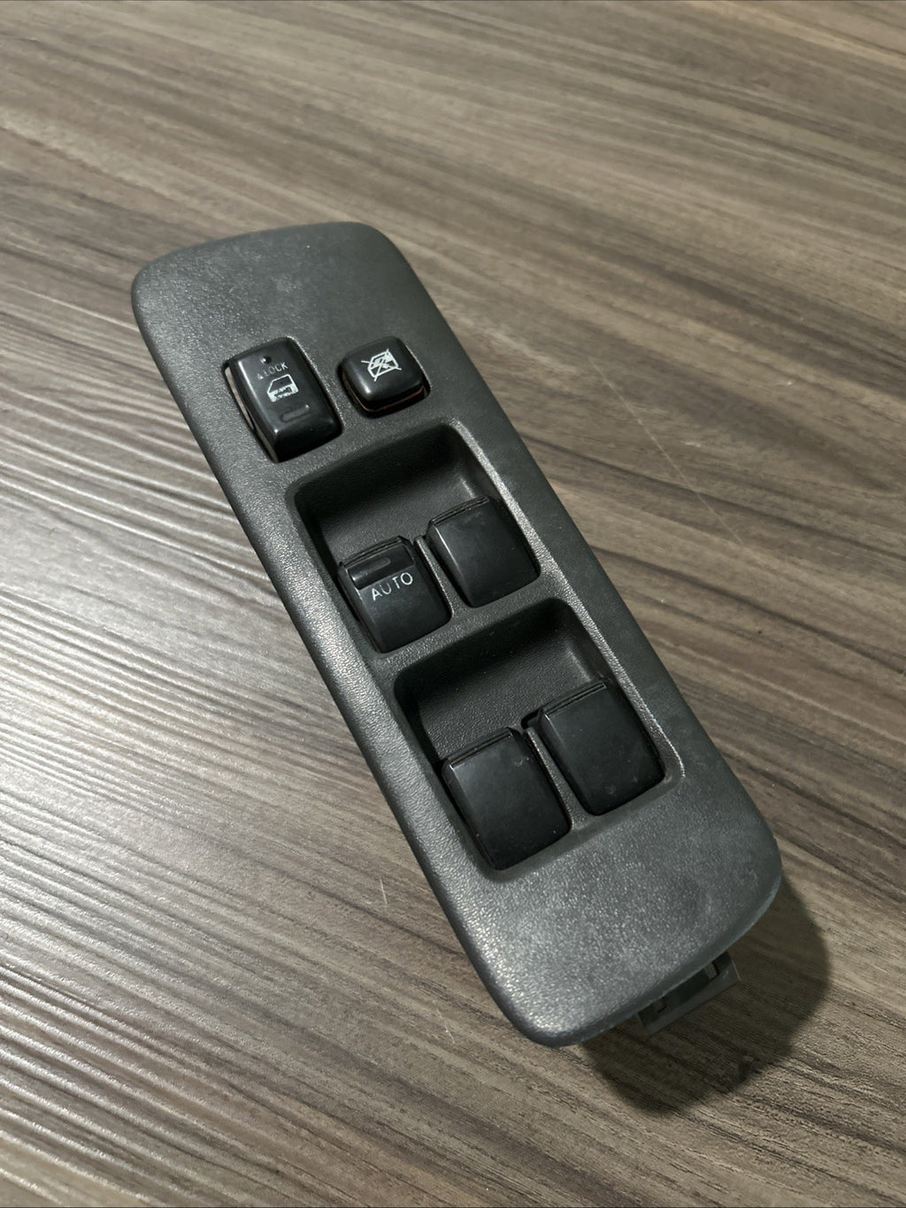 2001-2007 TOYOTA HIGHLANDER POWER MASTER CONTROL WINDOW SWITCH 84040-48121