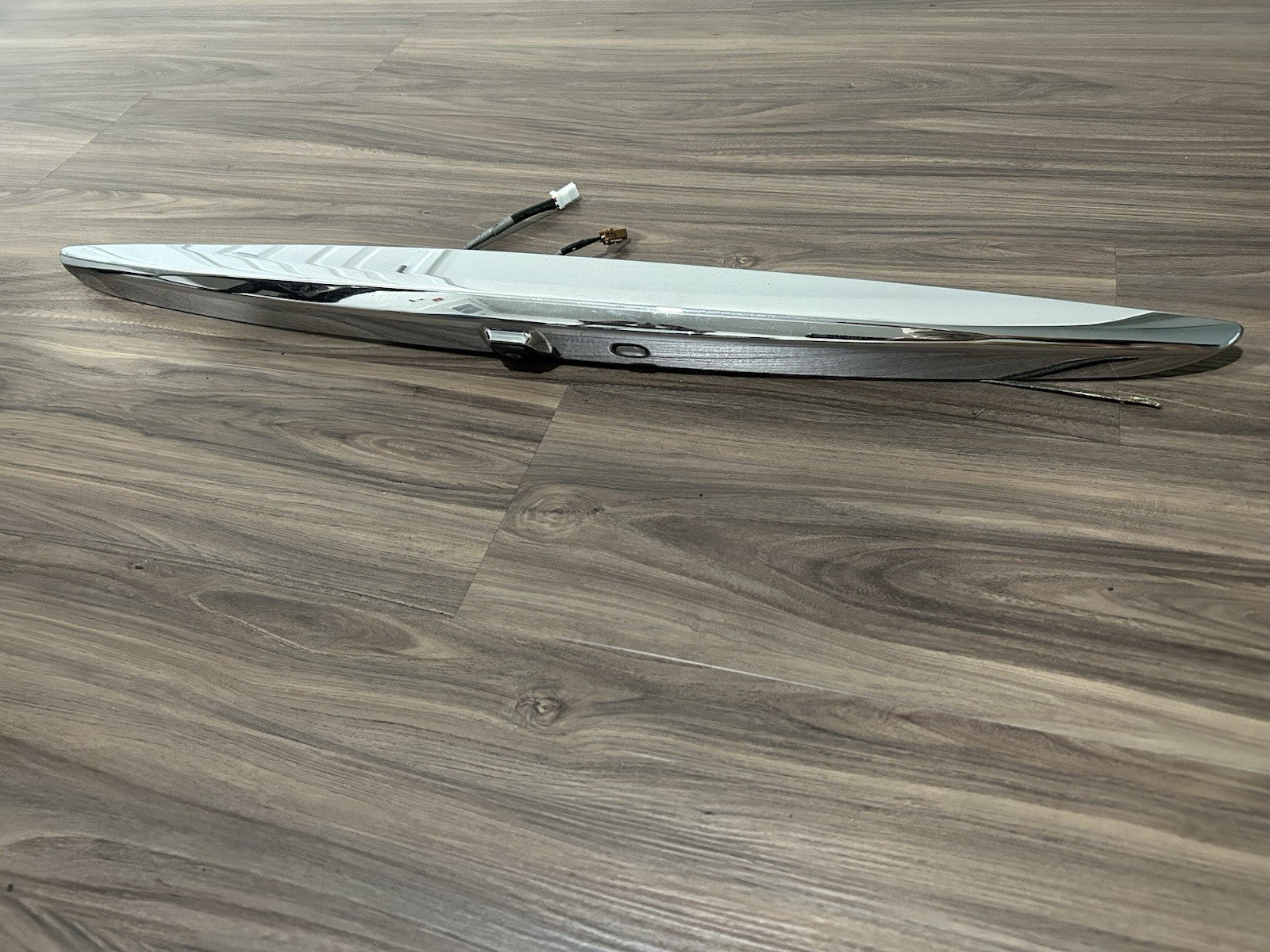 2013 Infiniti G37 X Sedan Trunk Chrome Spacer Spoiler 84810-JK600 With camera