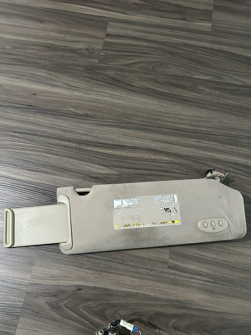 2004-2008 Toyota Solara Driver & Passenger Side Sun Visor Pair Set Tan Lighted