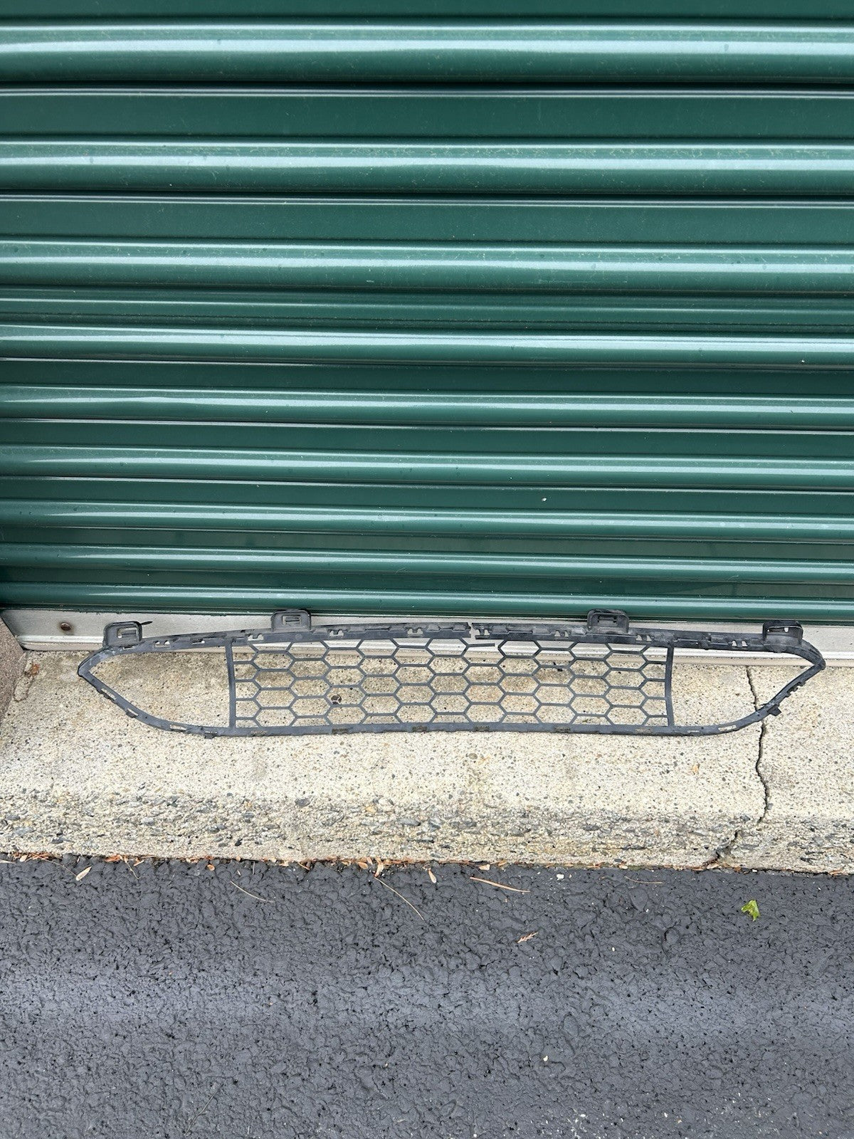 14-18 BMW X5 F15 FRONT BUMPER LOWER CENTER M-AERO GRILLE w/o ADAPTIVE CRUISE