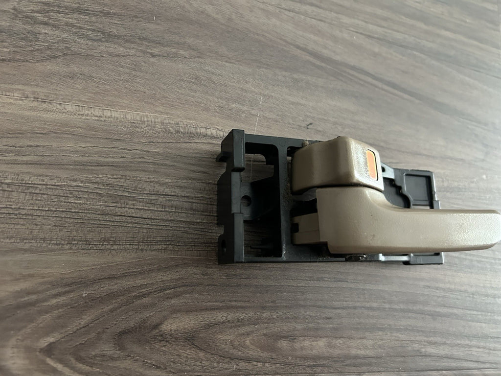 2000-2007 Toyota Tundra Interior Door Handle Front Left Driver 69274-ac010