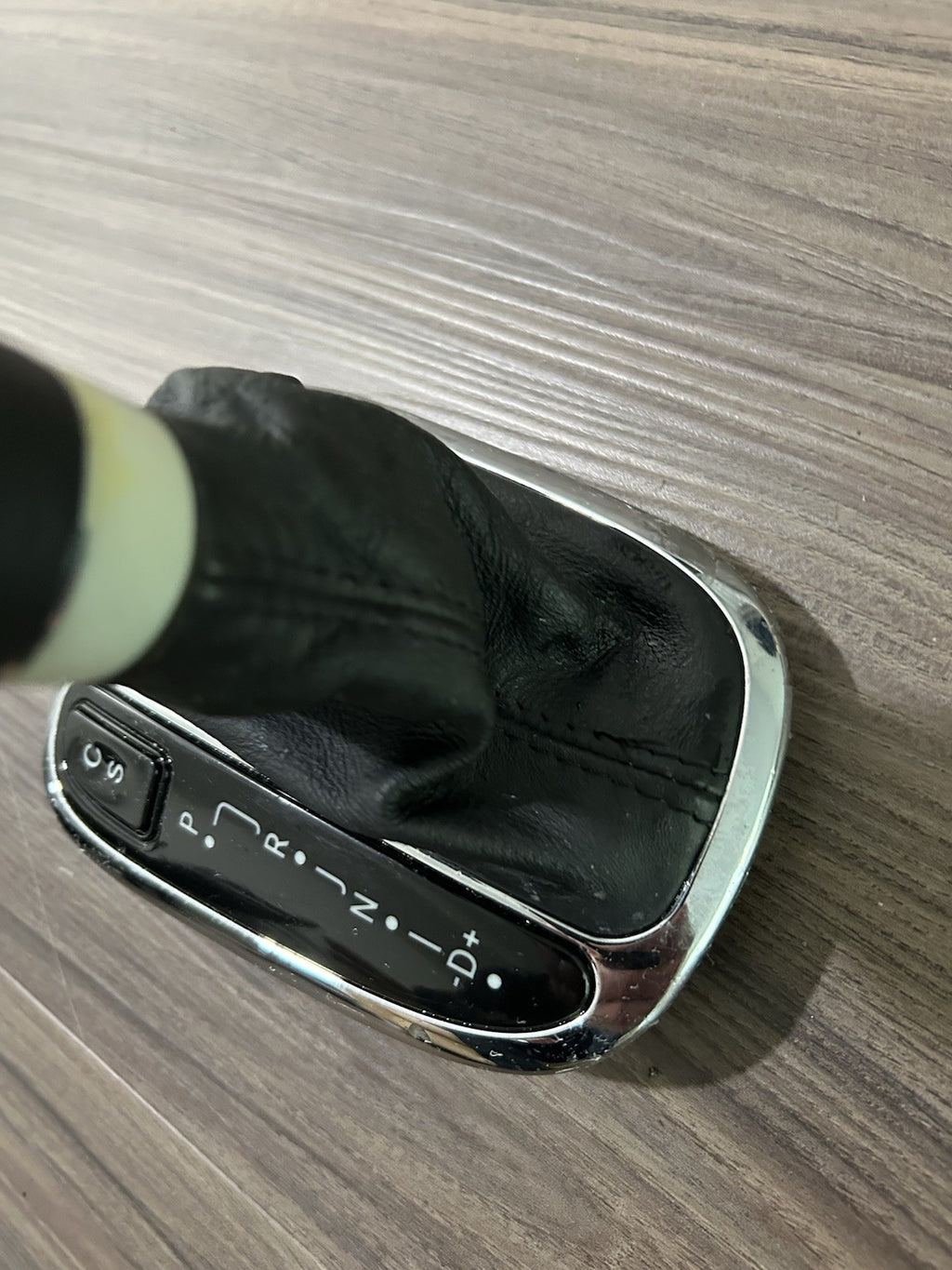 01-09 Mercedes W203 W209 C  CLK Gear Shifter Knob Boot Chrome Sport Edition OEM