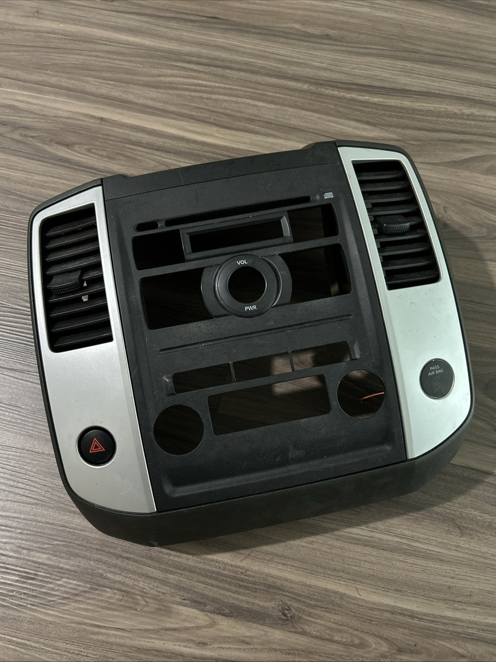 09-12 NISSAN XTERRA FRONTIER CENTER DASH RADIO VENT BEZEL TRIM OEM 68259 ZL01