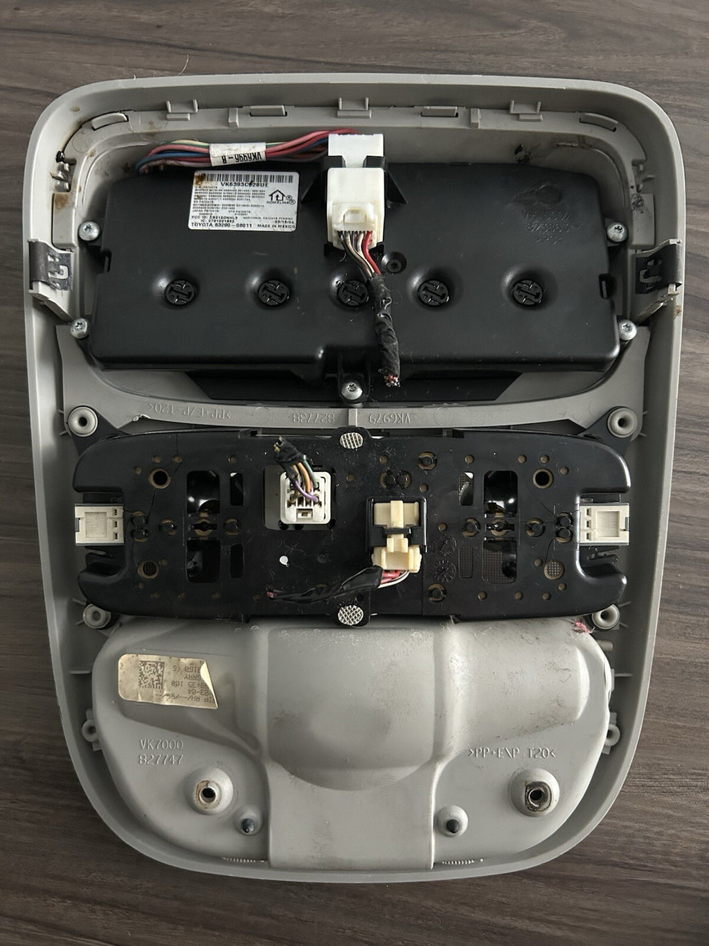 2004-2010 Toyota Sienna Over Head Console Dome Map Light Gray OEM