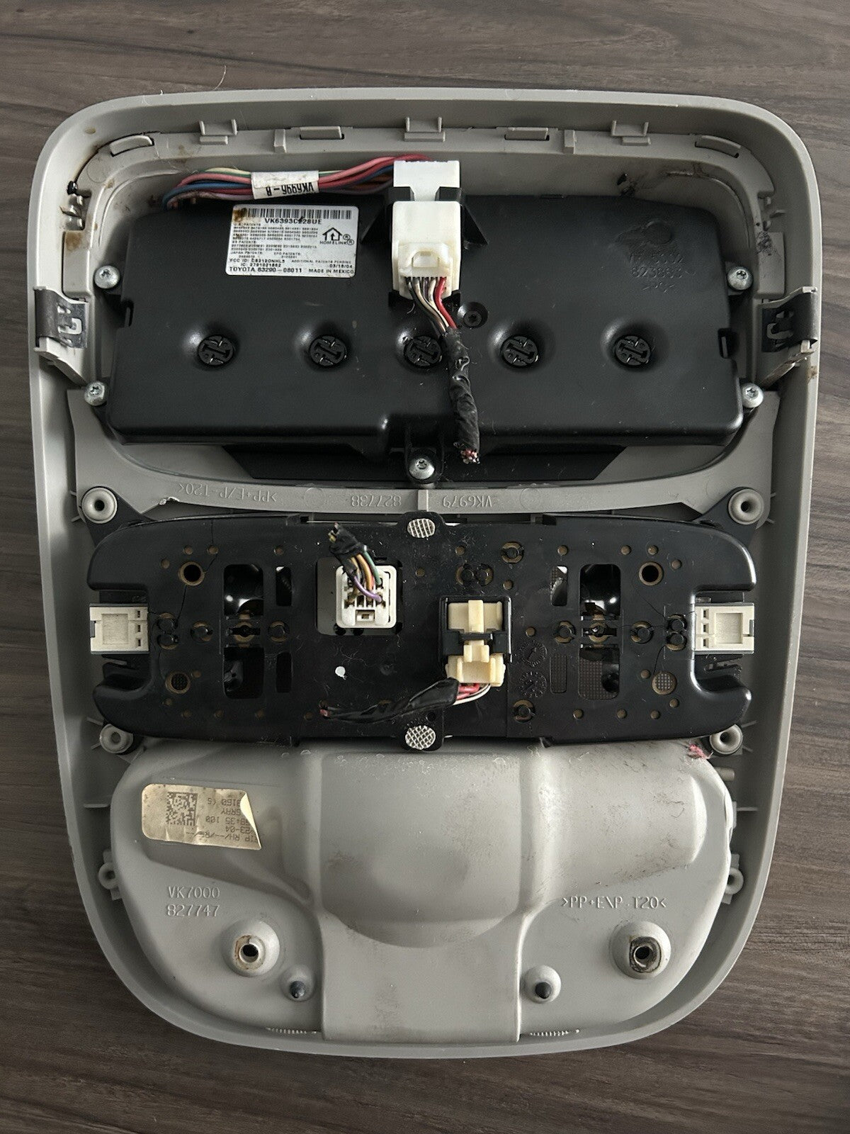 2004-2010 Toyota Sienna Over Head Console Dome Map Light Gray OEM