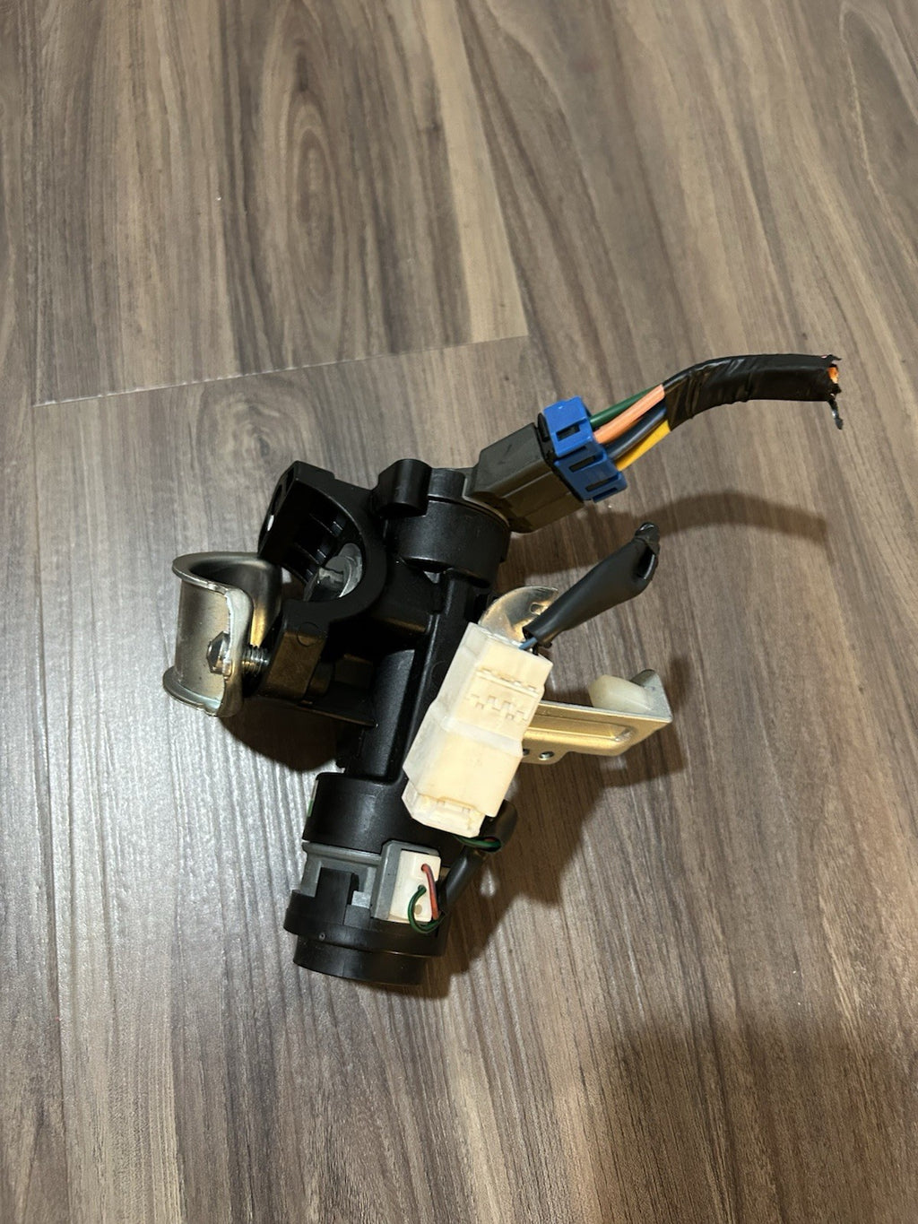 2011-2017 Hyundai Accent Ignition Switch Cylinder Door Trunk Lock Key OEM