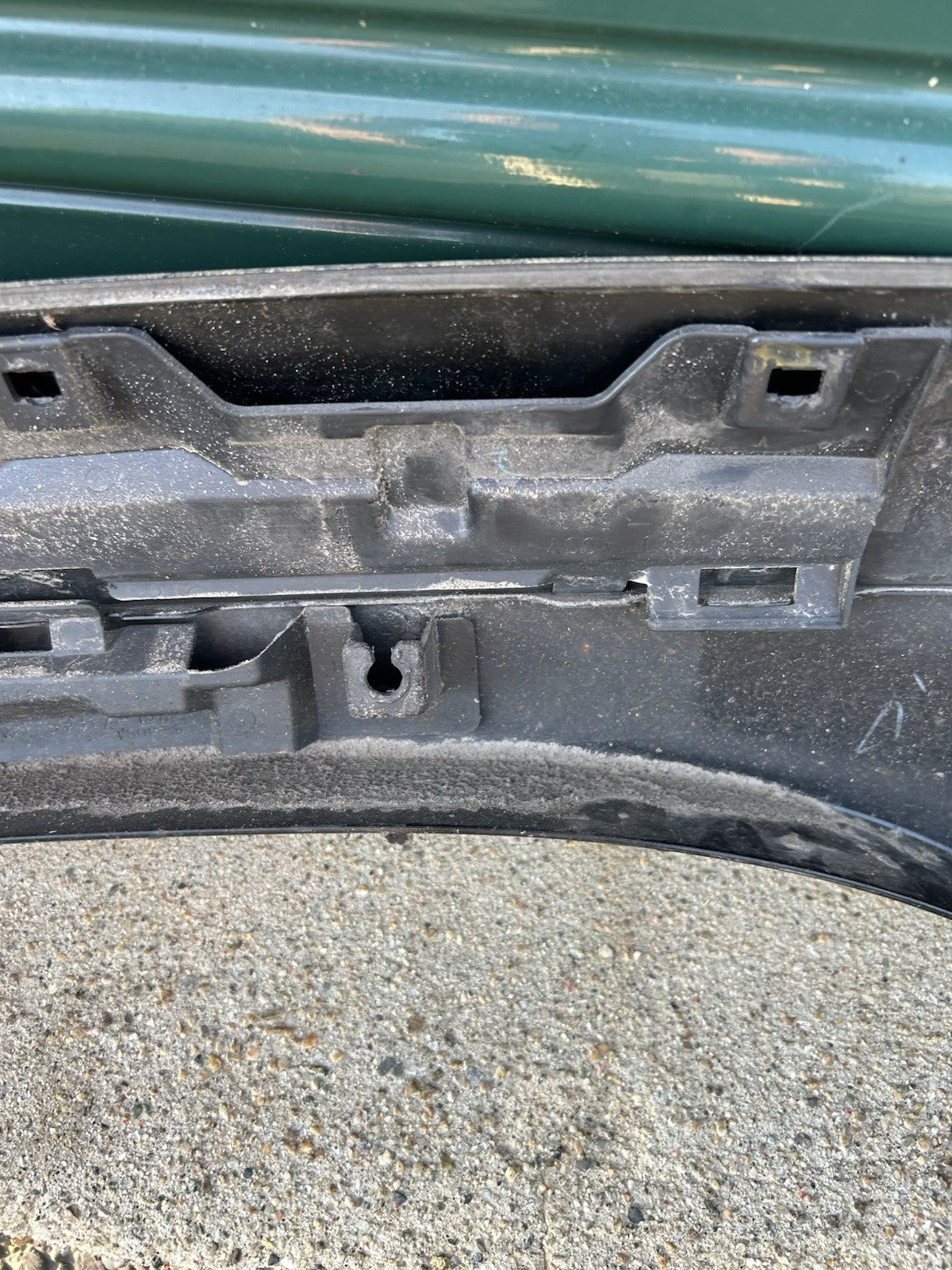 2004-2009 Lexus GX470 Right Passenger rear Fender Flare Moulding  Black 202