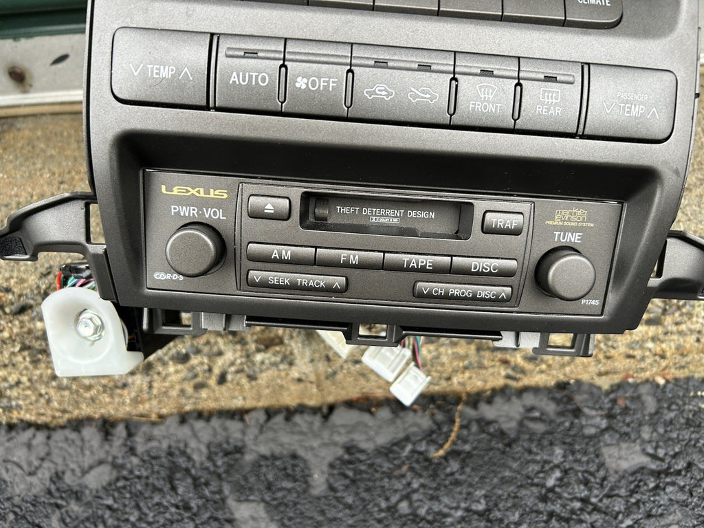 Lexus GX470 03-05 Navigation Display screen with radio Reciever 86111-60120 oem